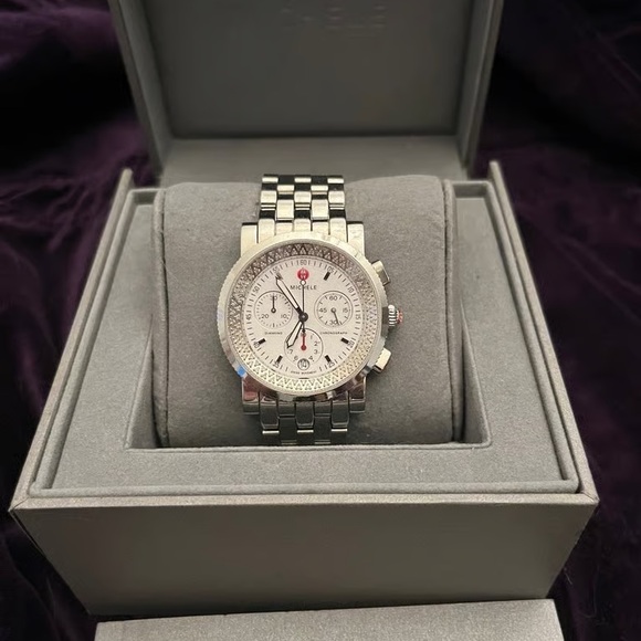 Christmas Gifts Silver Stainless Steel Watch - Picture 4 of 4